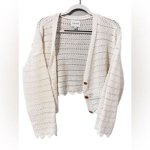 White knitted cropped sweater